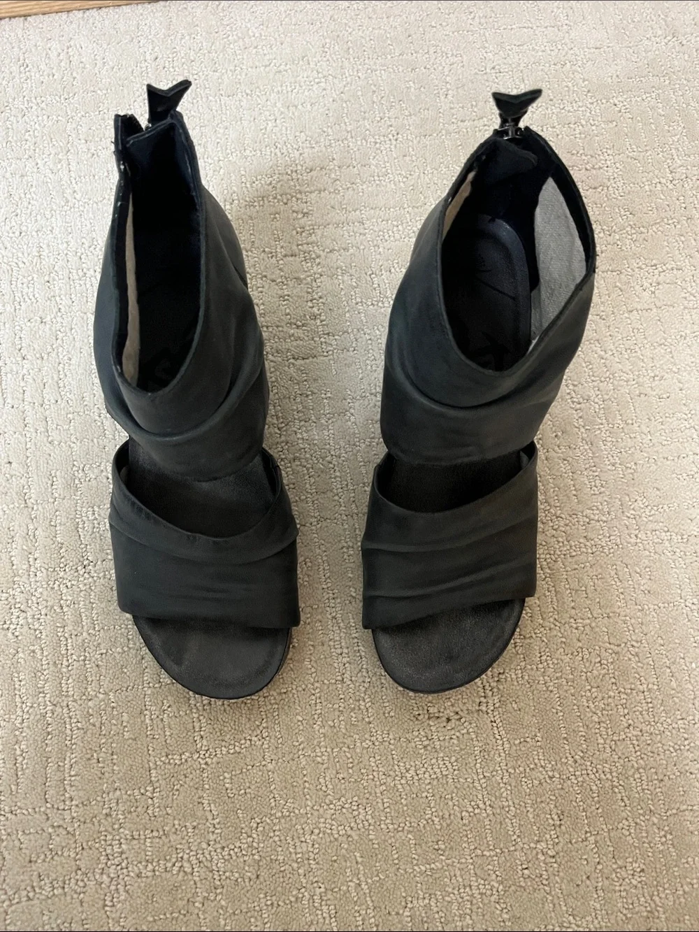 OTBT Black Open-Toe Wrap Heel Sandal Booties women’s size 10M